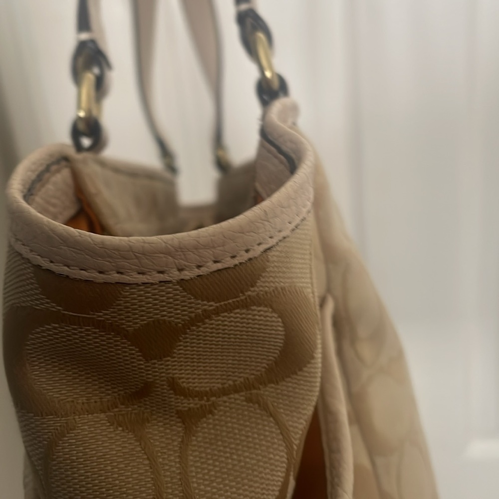 Cream Coach Bag - Picture 3 of 8